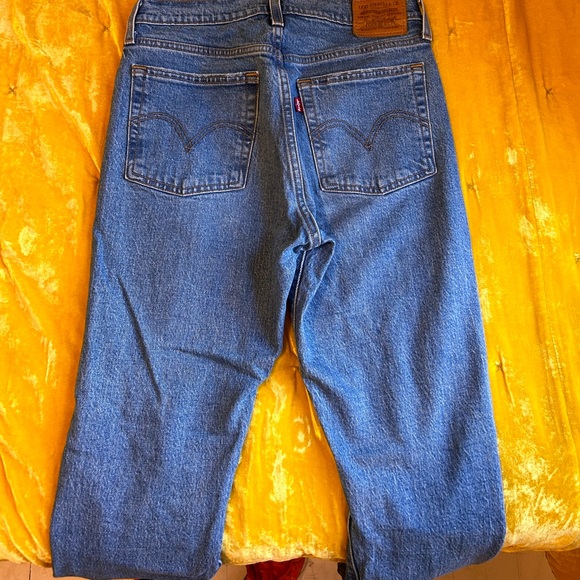 Levi’s Ripped Jeans - Picture 6 of 7